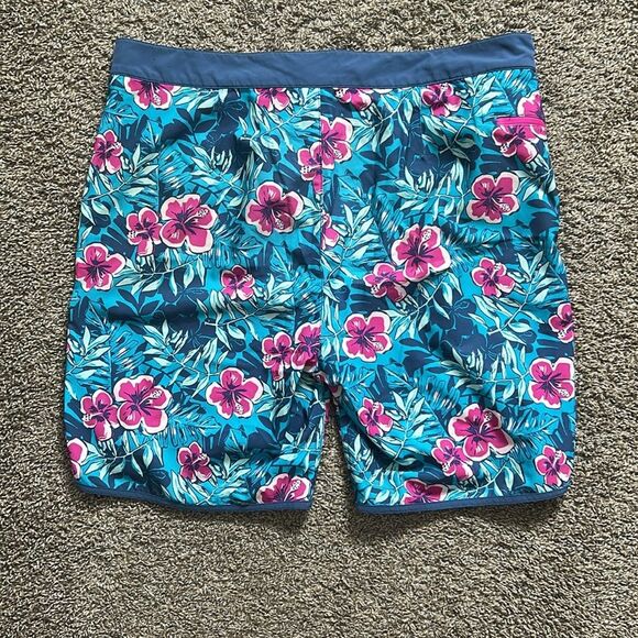 Vineyard Vines Men’s Ocean Floral Board Shorts Size Waist 36 - Picture 4 of 5